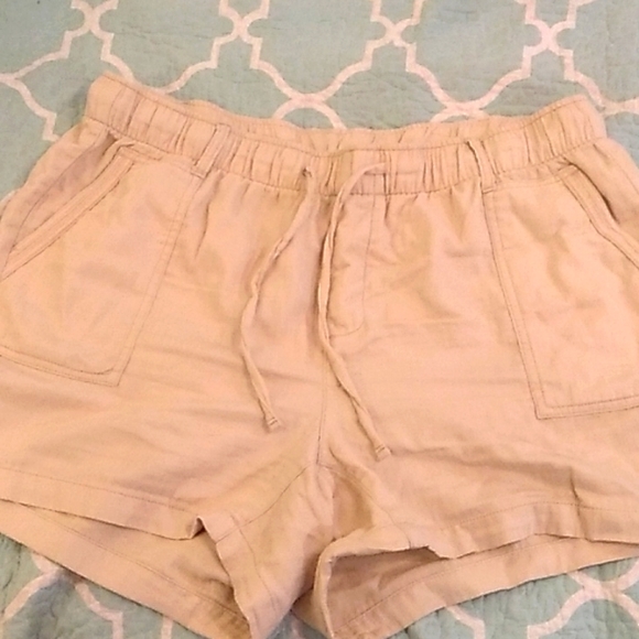 Old Navy Pants - Old navy cotton shorts